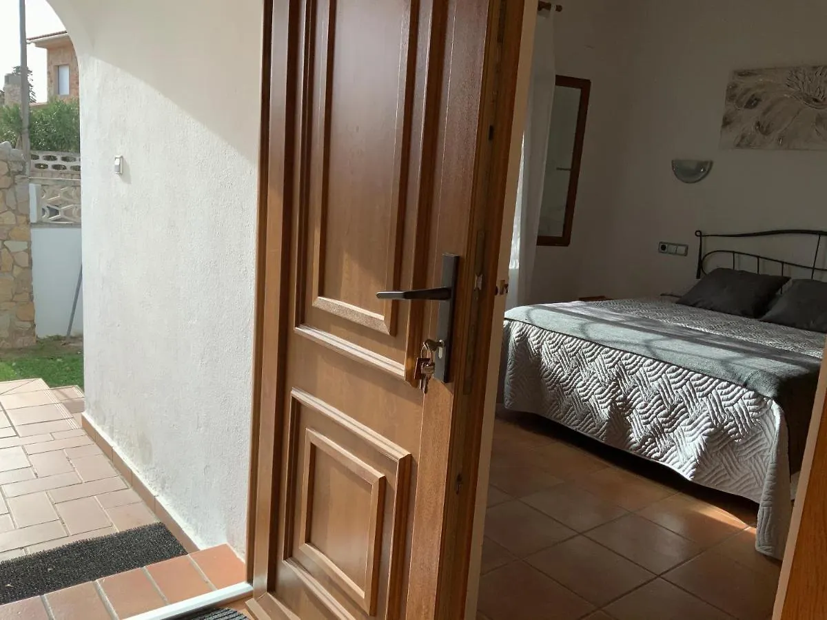 Holiday home Villa Montserrat 1, Terrace & Pool Sant Marti d'Empuries